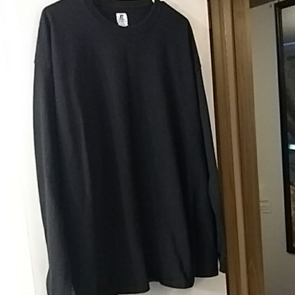 Black long sleeve tee